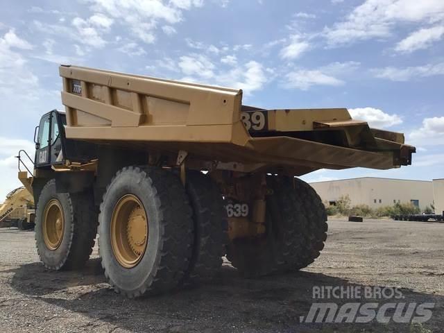 CAT 777F Dumper - Knickgelenk