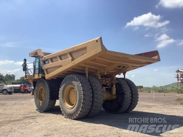 CAT 777F Dumper - Knickgelenk