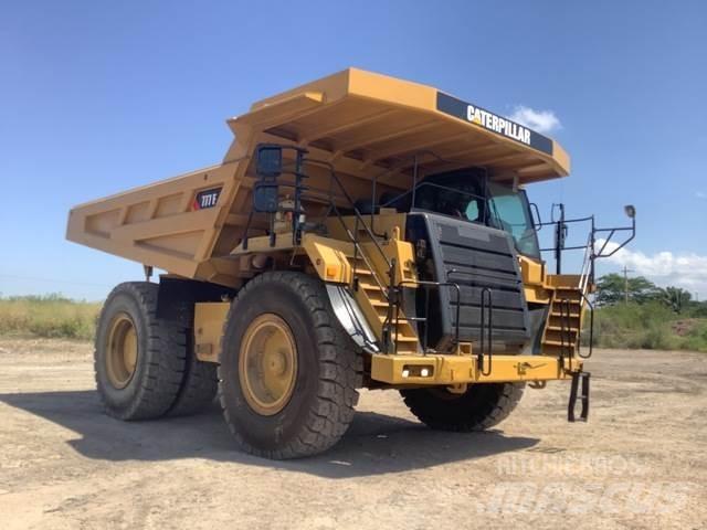 CAT 777F Dumper - Knickgelenk