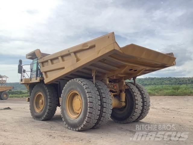 CAT 777F Dumper - Knickgelenk