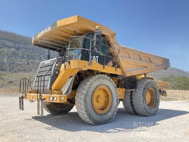 CAT 777F Dumper - Knickgelenk