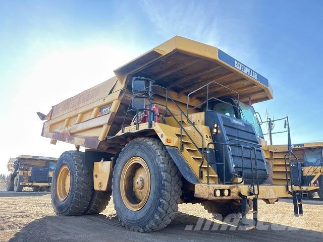 CAT 777F Dumper - Knickgelenk