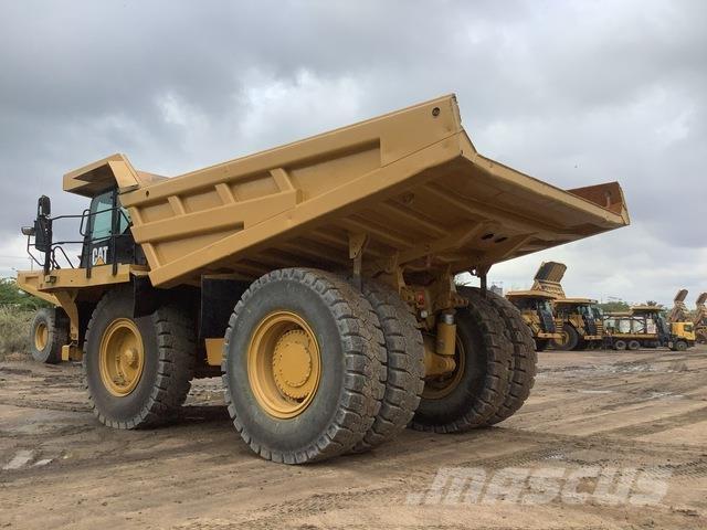 CAT 777F Dumper - Knickgelenk