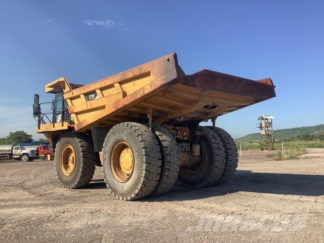 CAT 777F Dumper - Knickgelenk