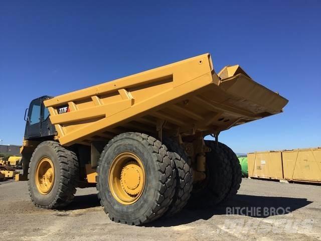 CAT 777F Dumper - Knickgelenk