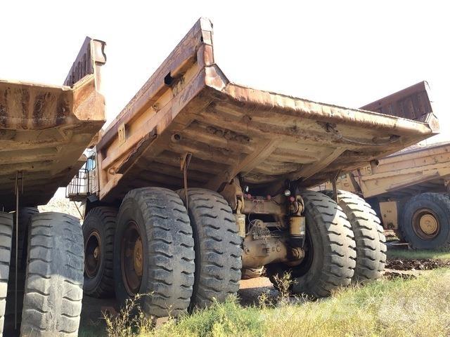 CAT 785 Dumper - Knickgelenk