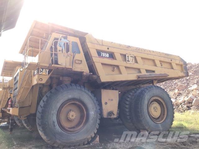 CAT 785B Dumper - Knickgelenk