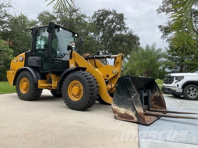 CAT 906 Radlader