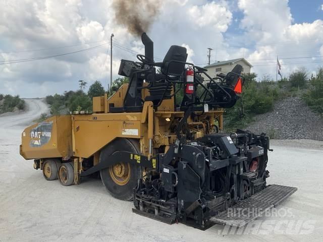 CAT AP-600D Strassenfertiger