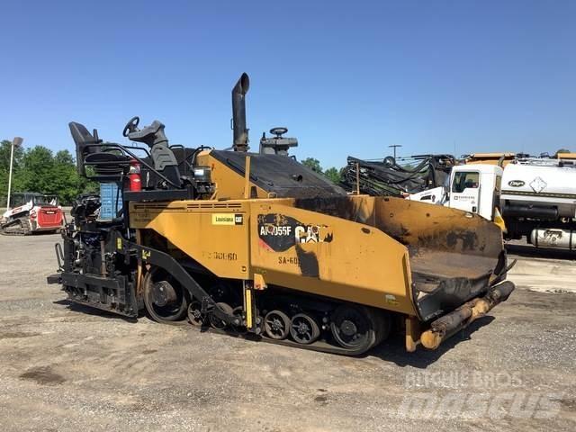 CAT AP1055F Strassenfertiger