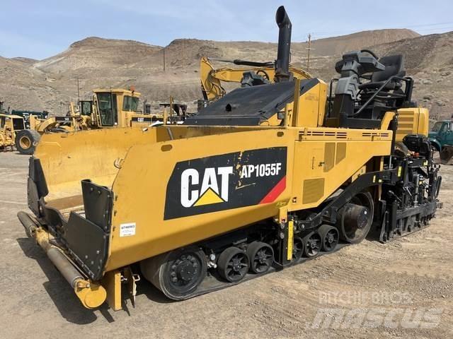 CAT AP1055F Strassenfertiger