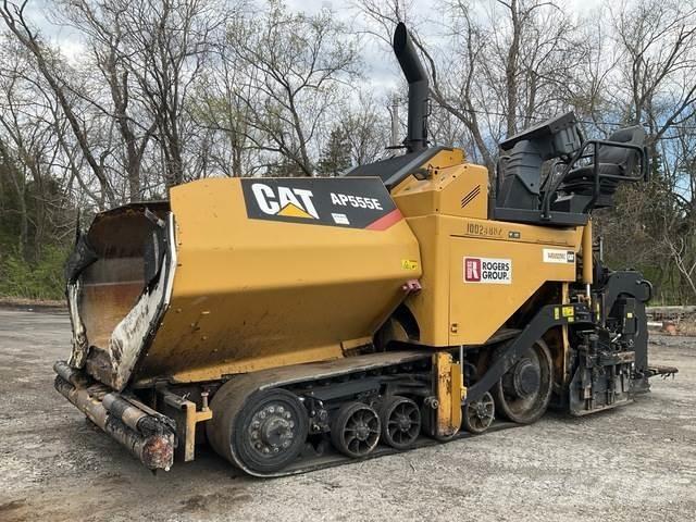 CAT AP555E Strassenfertiger