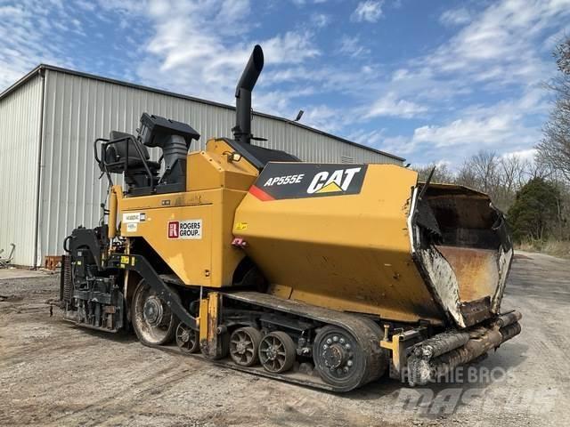 CAT AP555E Strassenfertiger
