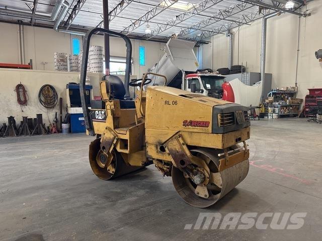 CAT CB-214C Tandemwalzen