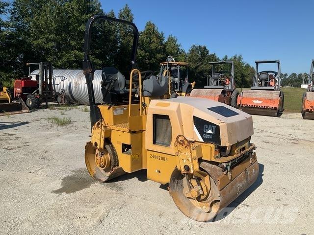 CAT CB24 Tandemwalzen