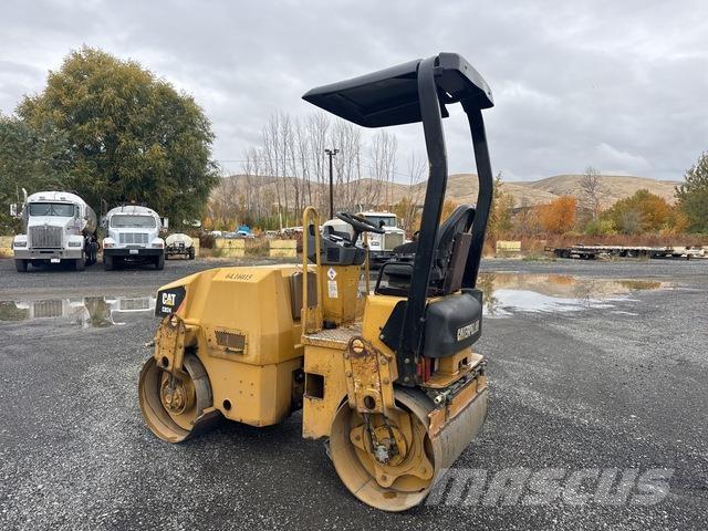 CAT CB24 Tandemwalzen