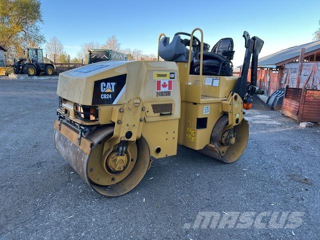 CAT CB24XT Tandemwalzen