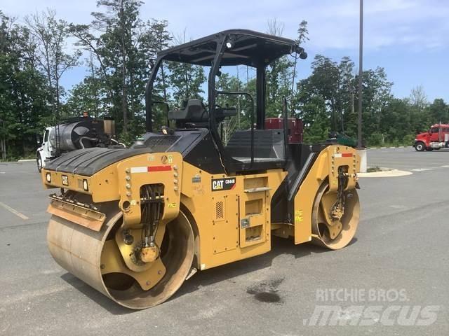 CAT CB44B Tandemwalzen