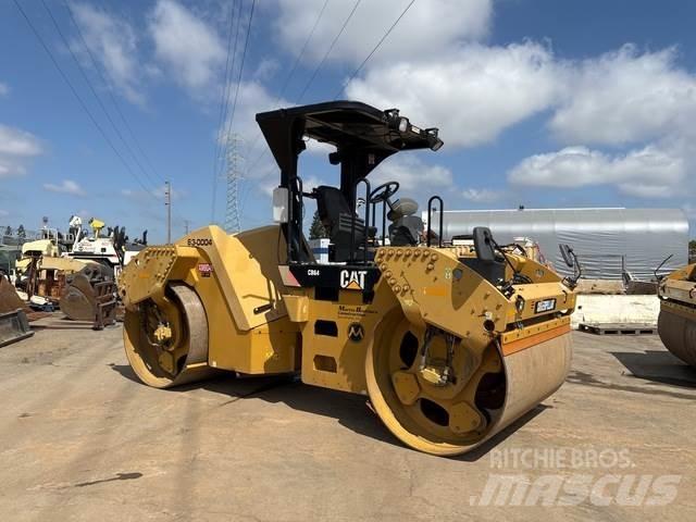 CAT CB64 Tandemwalzen