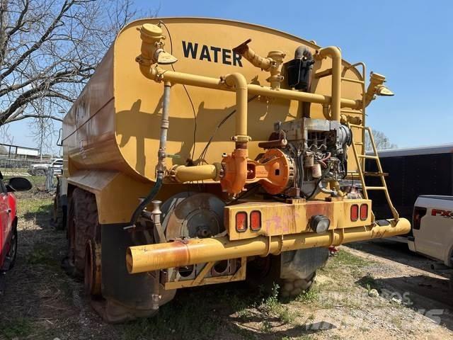 CAT D300D Wassertanker