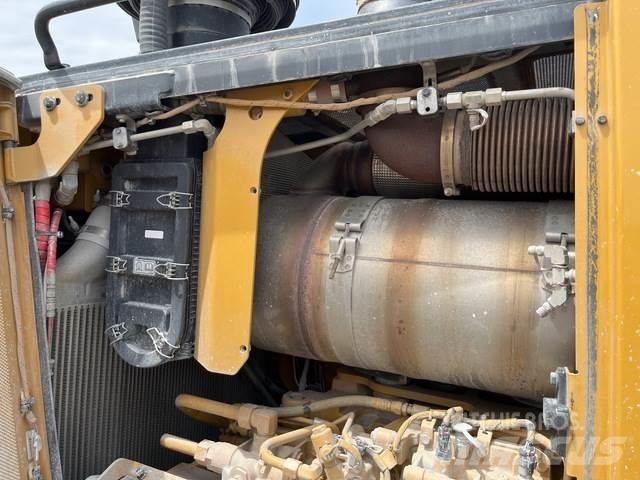 CAT D8T Bulldozer