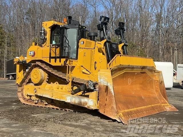 CAT D9 Bulldozer