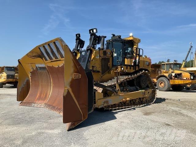 CAT D9 Bulldozer