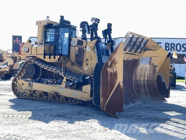 CAT D9 Bulldozer