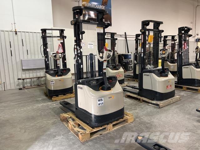 Crown ES 4000 Zelfrijdende stapelaars