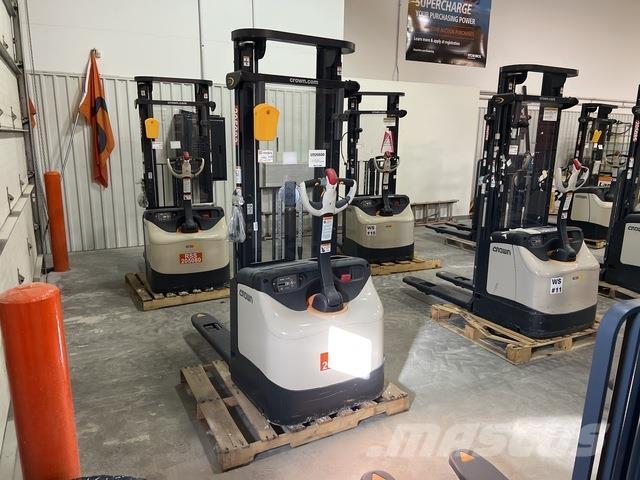 Crown ES 4000 Zelfrijdende stapelaars