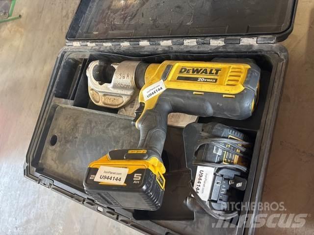 DeWalt DCE300 Sonstige Baumaschinen