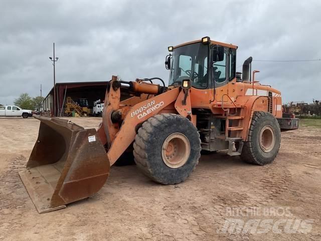Doosan DL300 Radlader