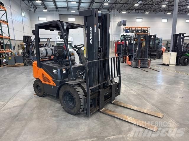 Doosan G25N-7 Sonstige Baumaschinen
