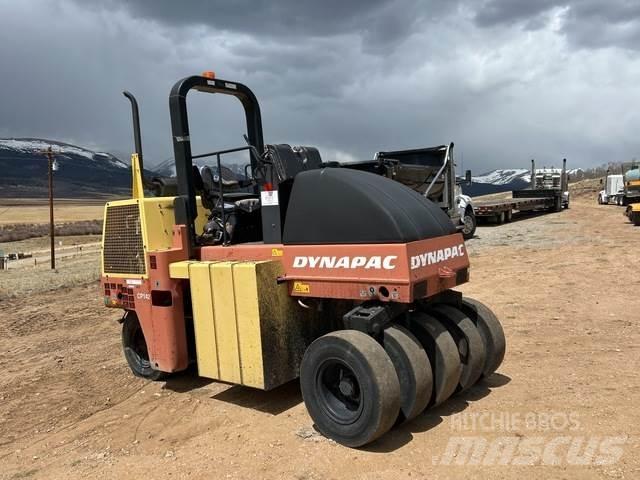 Dynapac CP142 Gummiradwalzen