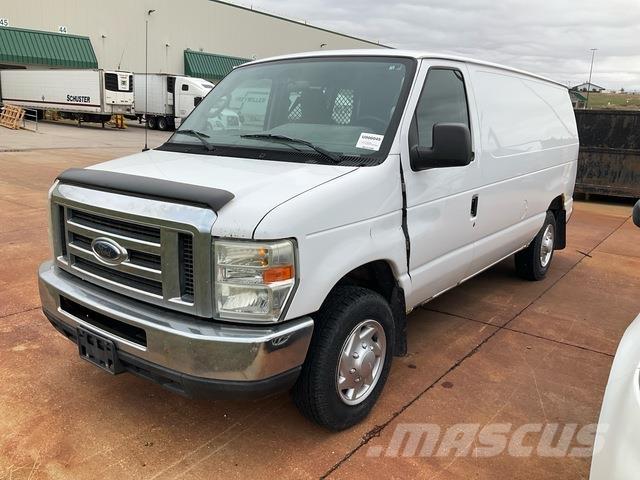 Ford E-150 Lieferwagen
