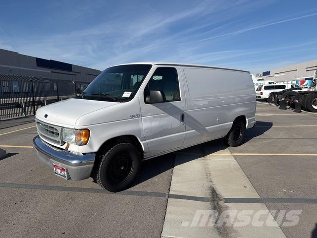 Ford E-150 Lieferwagen