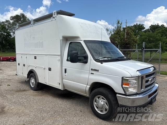 Ford E-350 Lieferwagen