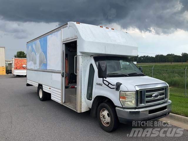 Ford E-350 Kofferaufbau
