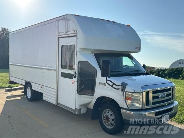 Ford E-350 Lieferwagen
