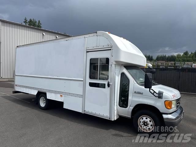 Ford E-350 Lieferwagen