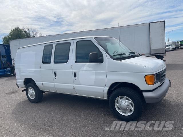 Ford E-350 Lieferwagen