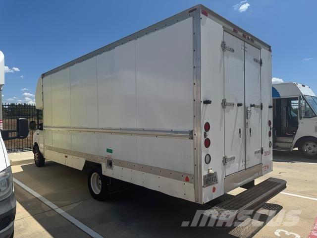 Ford E-350 Kastenwagen