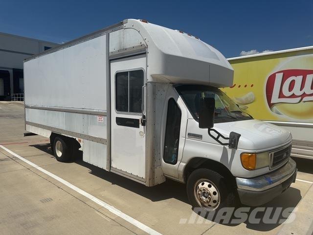 Ford E-350 Kastenwagen