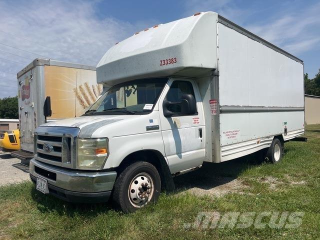Ford E-350 Kastenwagen