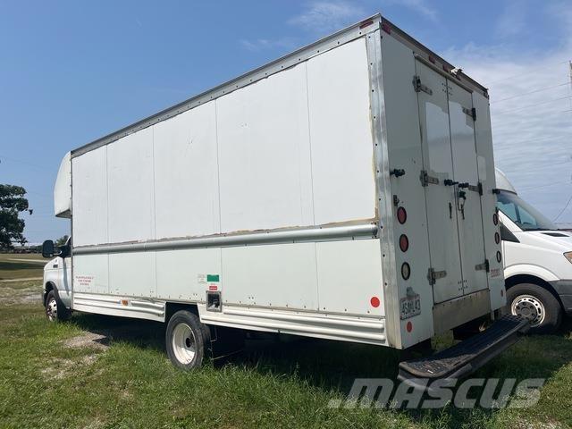 Ford E-350 Kastenwagen