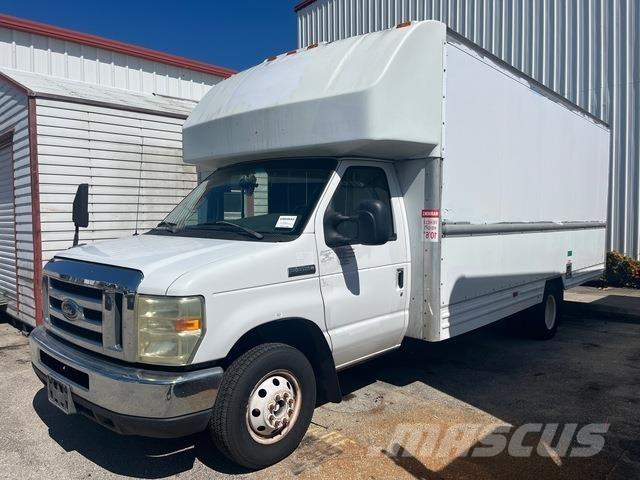 Ford E-350 Kastenwagen