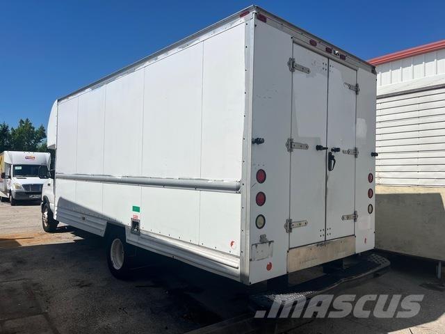 Ford E-350 Kastenwagen
