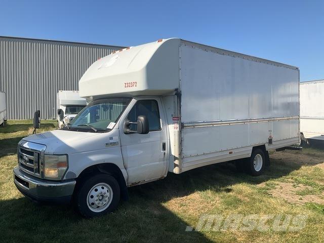 Ford E-350 Kofferaufbau