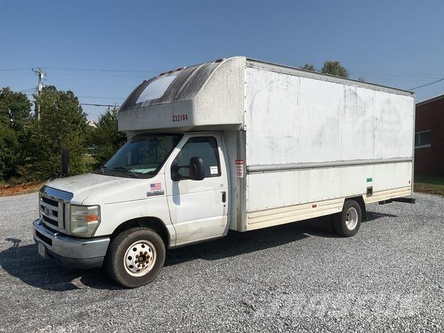 Ford E-350 Kofferaufbau