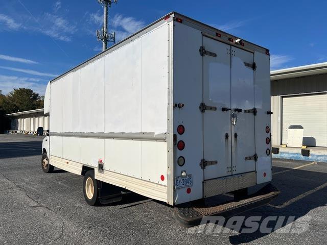 Ford E-350 Kofferaufbau